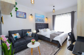 Nairobi modern studio-10mins drive to the Airport